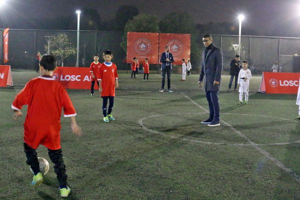 Franck Béria est venu inaugurer l'une des écoles de football du LOSC en Chine.