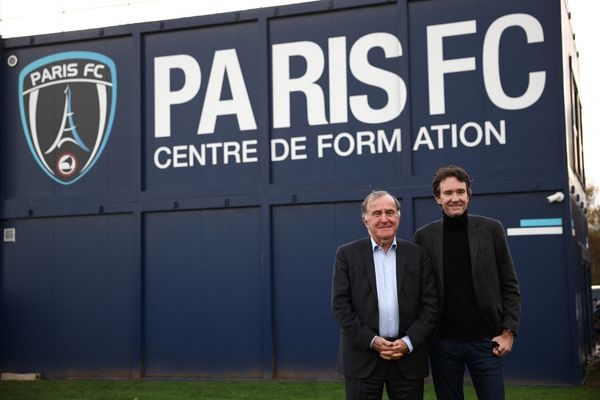 L'actuel président du Paris FC, Pierre Ferraci, et Antoine Arnault, photographiés le 20 novembre 2024.