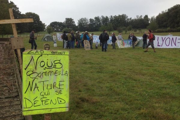 Les agriculteurs réclament une emprise minimum du chantier sur des terrains à vocation agricole.