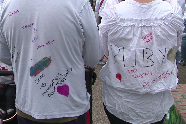 Une marche blanche était organisée ce vendredi en hommage à Ruby, fillette de deux ans décédée à Seclin.