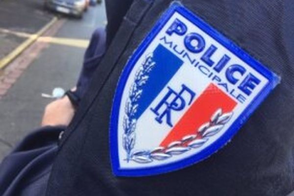 Un adolescent de 14 ans a menacé deux camarades de classe de son collège de la Morinie à Saint-Omer (Pas-de-Calais).