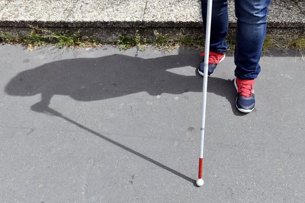 Les personnes malvoyantes et non-voyantes font face à de nouvelles difficultés depuis la mise en place des mesures de distanciation sociale due à la crise sanitaire.