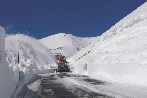 Le déneigement du col du Galibier