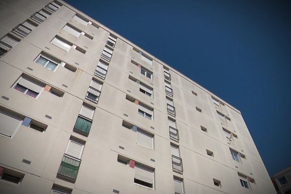 La victime a été jetée du 6e étage de cet immeuble des Bords de Loire à Nevers.