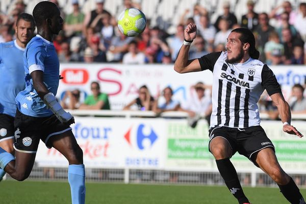 Enzo Crivelli, à droite, prêté par Angers à Caen 