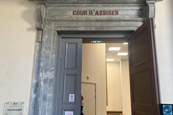 Le procès d'assises est prévu pour une durée de 8 jours, jusqu'au 8 décembre.