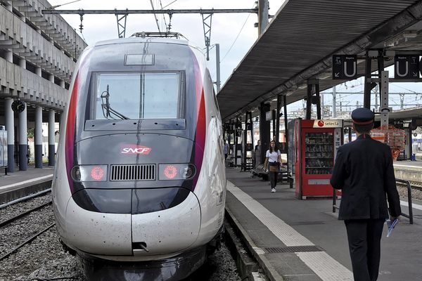 Deux trains sont annulés, ce lundi, au départ de Toulouse-Matabiau. La faute à la panne à la gare Montparnasse. 