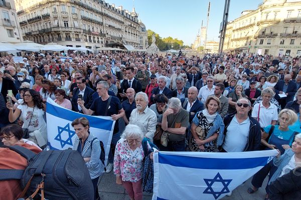 A Montpellier, lundi 9 octobre 2023, un rassemblement de soutien a été organisé par le le Crif Languedoc-Roussillon (Conseil représentatif des institutions juives de France) suite aux attaques contre Israël.