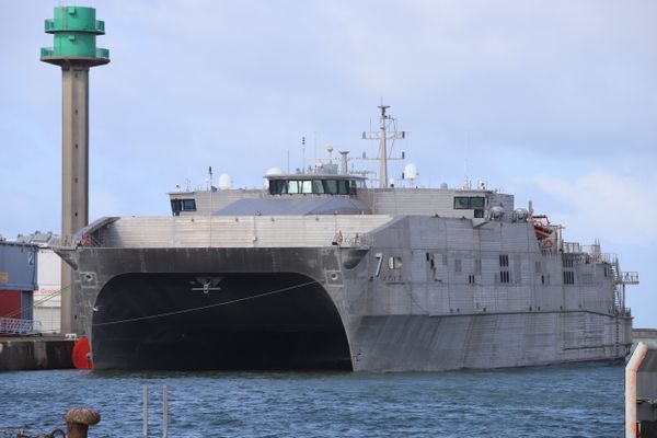 L’USNS Caron City avait fait escale au Havre du samedi 07 au mardi 10 août 2021, une première pour un bâtiment de l’US Navy depuis plus 20 ans.
