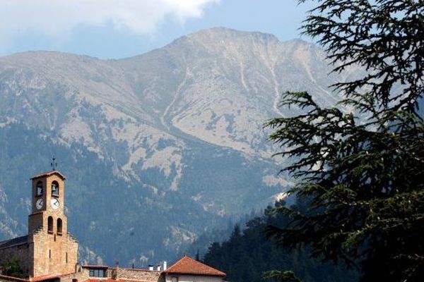 Le massif du Canigou vu depuis Vernet-les-Bains. Archives