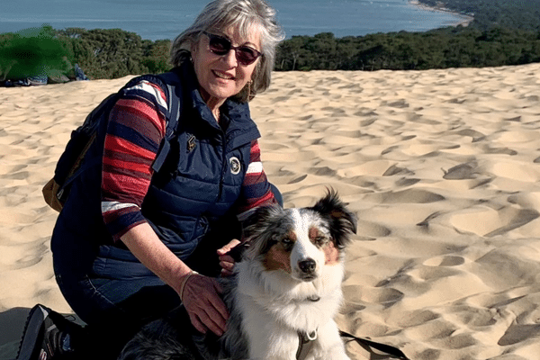 Marie-Hélène continue de chercher et sa chienne Samba, berger américain de trois ans, disparue le 14 septembre dernière et suscite un élan de solidarité via les réseaux sociaux.