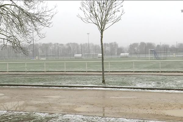 Les incidents se sont déroulés sur le terrain de football de St-Eloi à Poitiers.