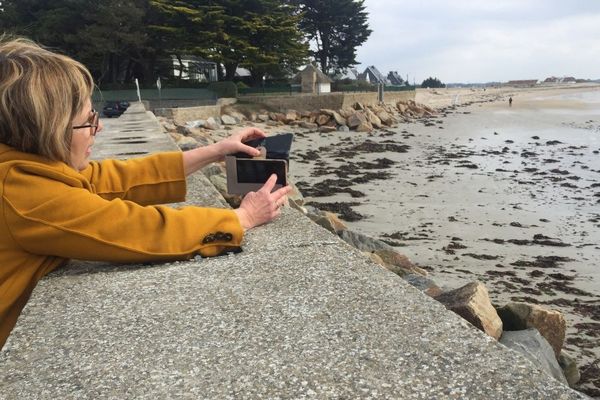 Avec le système « coastsnap » les passants sont invités à photographier le trait de côte et à envoyer leurs clichés aux scientifiques de l'UBS