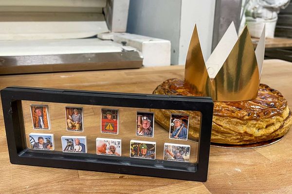 La boulangerie Cacopardo à Forbach, en Moselle-Est, a fait fabriquer une dizaine de fèves à l’effigie d’anciens mineurs pour l’Épiphanie.