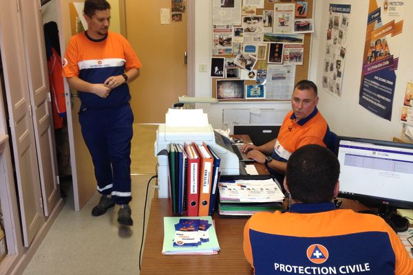 Jeudi 7 septembre, les bénévoles de la protection civile du Cantal préparaient leur mission de secours dans les Antilles, après le passage de l'ouragan Irma.