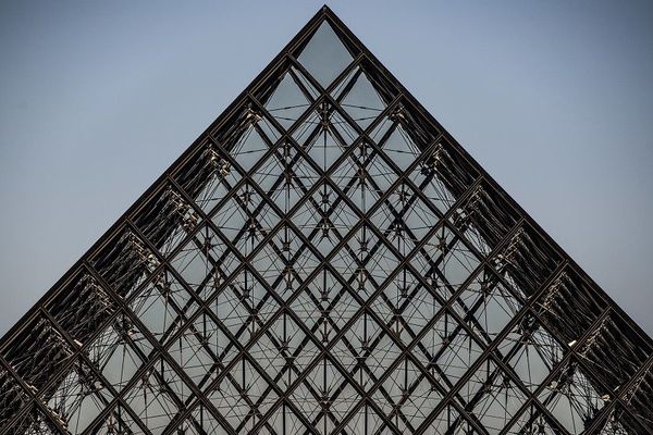 Pyramide du Louvre