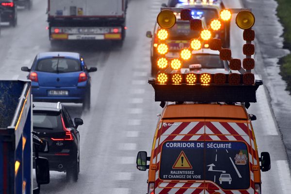 La fermeture de l'autoroute A31 entre Atton et Custines, dans la nuit du 22 au 23 avril 2024, est prévue dans le cadre des travaux de rénovation du viaduc d'Autreville à hauteur de Belleville, en Meurthe-et-Moselle.