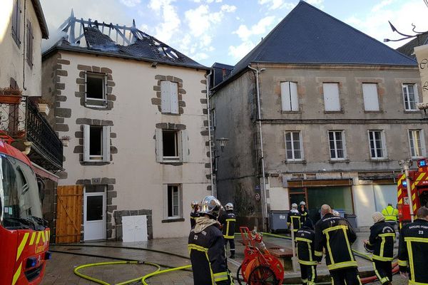 L'incendie s'est déclenché dans cette résidence composée de huit logements.