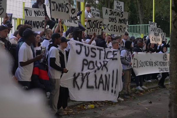 Mort de Killian. Une marche blanche silencieuse organisée en hommage au jeune de 17 ans mort poignardé