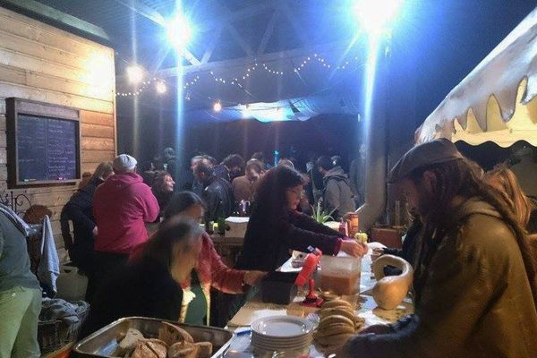 Cet hiver, l'association a trouvé de nouveaux adhérents en organisant un repas-concert à Ramicourt, dans l'Aisne.