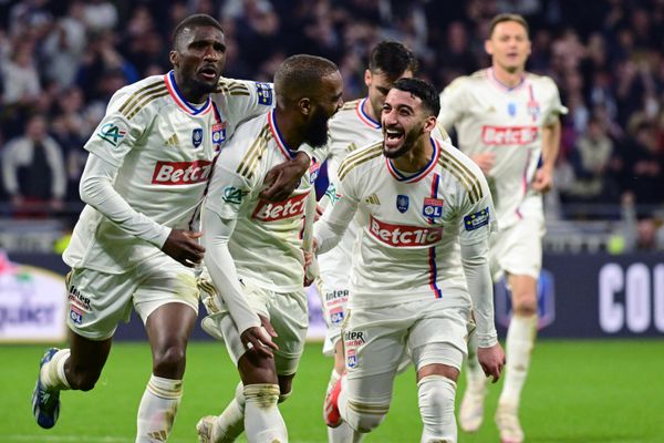 L'Olympique lyonnais mène 3 à 0 face à Valenciennes à la 75ᵉ minute de jeu en 1/2 finale de la Coupe de France de football.