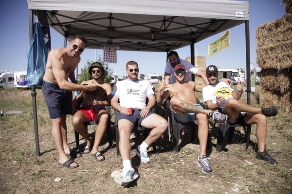 Equipe Breuil-Magné Football Club : Fabien (n°6), Antonin (N°9), Yohann (n°4), Jordan (n°5), Romain (n°10), Kevin (coach).