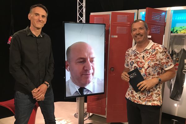 Teddy Kefalas, président délégué d'Angers SCO au centre de la photo, est l'invité d'#USBFOOT avec Anthony Brulez et Eric Aubron