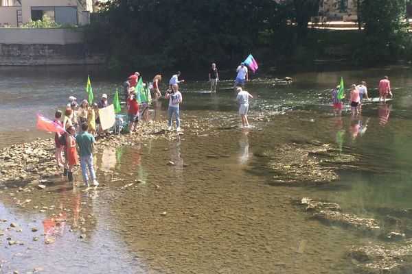 Le Clain se traverse presque à pied sec le 21 mai