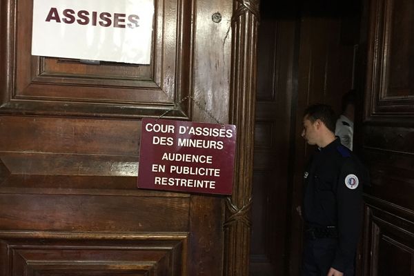 Le procès du meurtre de Salah devant la discothèque "le Milk" aux assises de l'Hérault à Montpellier se tiendra à huis clos - 17 mai 2016