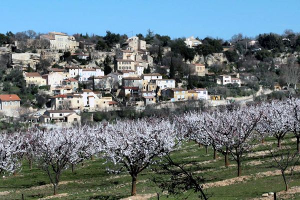 La commune de La-Roque-sur-Pernes, dans le Vaucluse, où se sont établis des dizaines de Banatais, à partir de 1950.