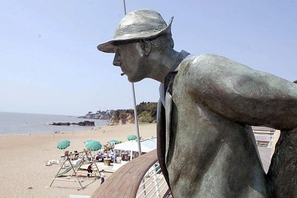 28° prévus ce 10 juillet, Mr Hulot reste de bronze à Saint-Marc-sur-Mer