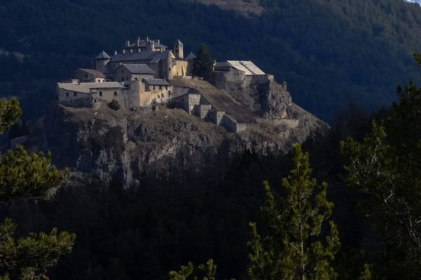 Le Fort Queyras est remis aux enchères, à Gap, jeudi 3 novembre.