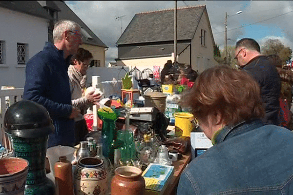 Vide-grenier ce week-end à Saint-Brieuc : "ils étaient encore plus de 20 000 à arpenter les 3 km de stands"