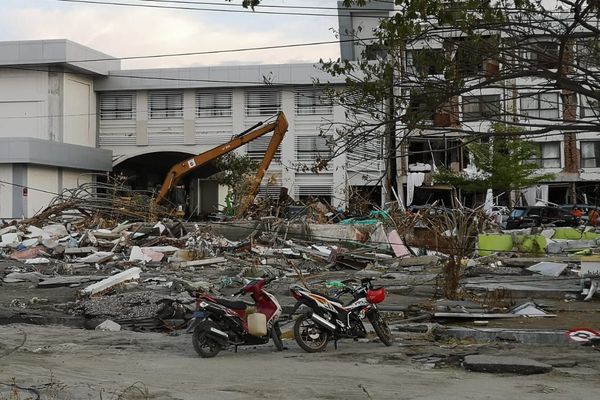 Des décombres dans la ville de Palu (île des Célèbes) mercredi 3 octobre.