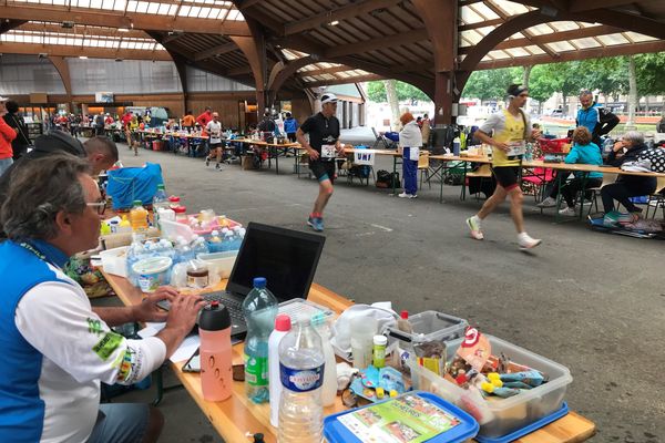 Les meilleurs coureurs parcourront 250 km.