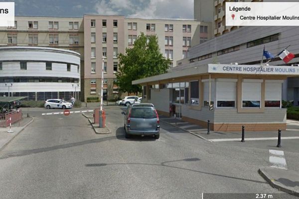 Le nouveau-né est hospitalisé en pédiatrie à l’hôpital Moulins-Yzeure.