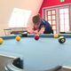 Arthur Crespin est l'un des plus grands espoirs français au billard blackball, une des disciplines du billard.