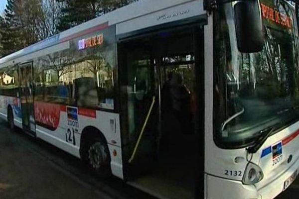 Les usagers de la ligne 2 du réseau Zoom sont en colère en raison des modifications d'horaires et de dessertes.