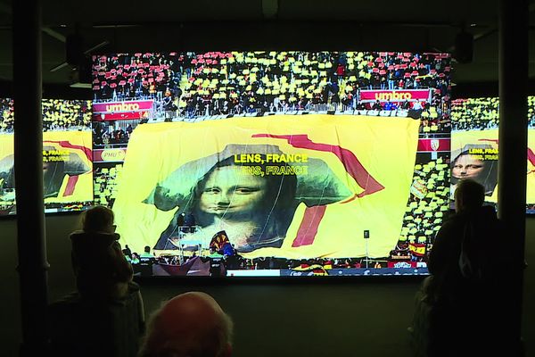 La Joconde, une référence culturelle universellement partagée, jusque dans les tribunes du stade Bollaert, à Lens.