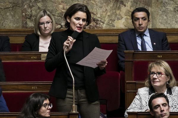 La députée Fabienne Colboc lors d'une séance de questions au gouvernement. 