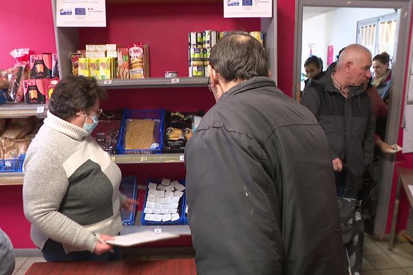 La pauvreté progresse en France. Épinal compte 23% de personnes qui vivent sous seuil de pauvreté.