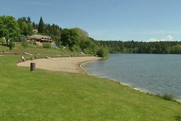 Le corps de Steevy a été retrouvé au fond de l'eau, à une vingtaine de mètres du bord.