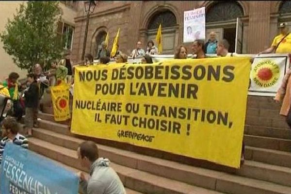 Manifestation jeudi matin devant le tribunal de Colmar
