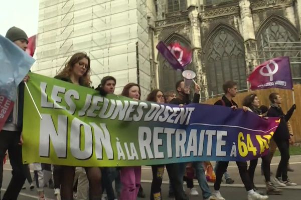 A Rouen, les jeunes sont entrés dans le mouvement de contestation et disent "non à la retraite à 64 ans"