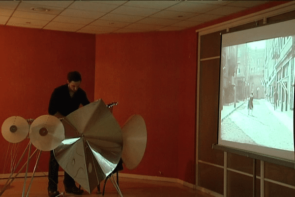 Loup Barrow accompagne une séance ciné au CHU de Rennes, pendant le festival Travelling