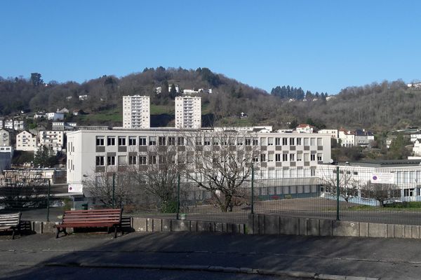 Le préjudice s'élèverait à plus de 60 000 euros au collège Victor Hugo de Tulle.