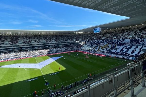 Le stade Matmut aux couleurs des 140 ans