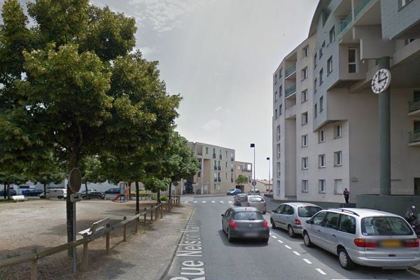 Poitiers : la place Fabre d'Eglantine dans le quartier de Saint-Eloi.