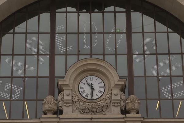 Face aux plaintes du riverains quant aux nuisances sonores engendrées par les concerts donnés à la Gare du Sud, des travaux d'insonorisation sont lancés et devraient se terminer durant la moitié du mois de mars.