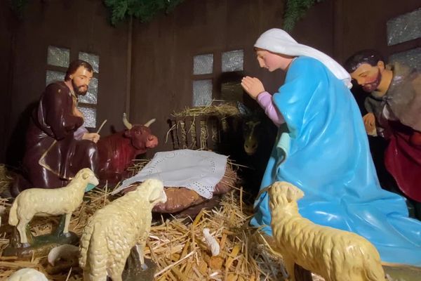 Cela fait 80 ans que ces personnages prennent place dans l'église du village